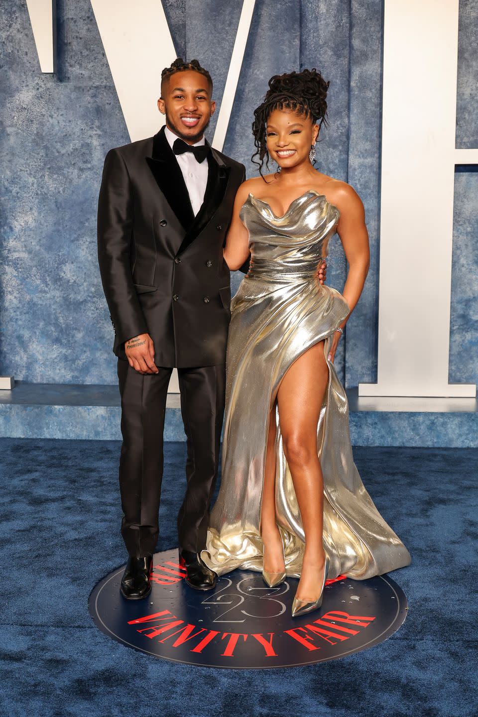 beverly hills, california march 12 l r ddg and halle bailey attend the 2023 vanity fair oscar party hosted by radhika jones at wallis annenberg center for the performing arts on march 12, 2023 in beverly hills, california photo by amy sussmangetty images