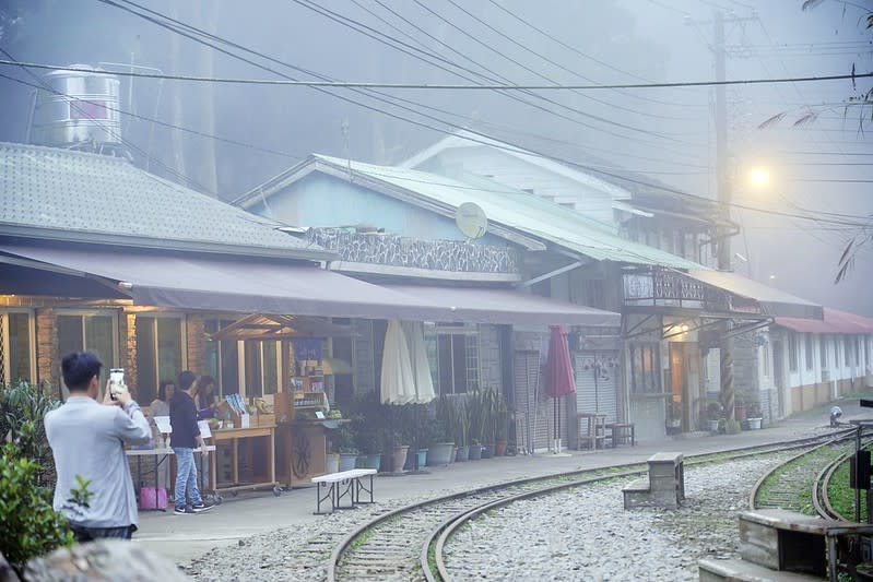 嘉義阿里山｜十字路車站、十字鳴心咖啡