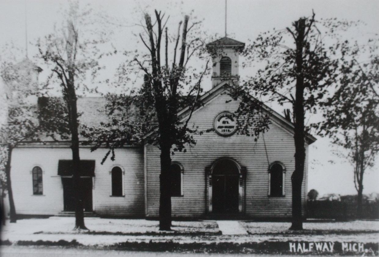 A photo postcard of the Halfway Schoolhouse date between 1900-1910 in what is now Eastpointe.