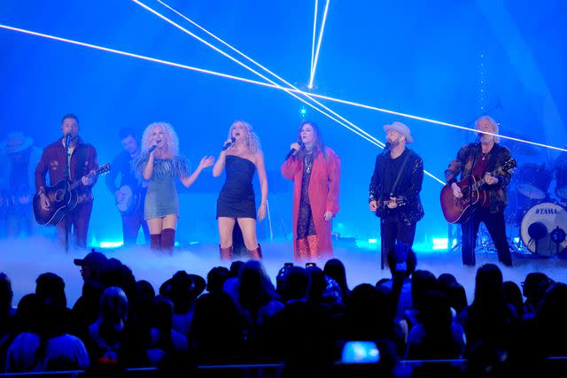 <p>Hubert Vestil/Getty</p> Jimi Westbrook, Kimberly Schlapman, Jennifer Nettles, Karen Fairchild, Kristian Bush, and Phillip Sweet of Little Big Town perform onstage during the 2024 CMT Music Awards at Moody Center on April 7, 2024 in Austin, Texas