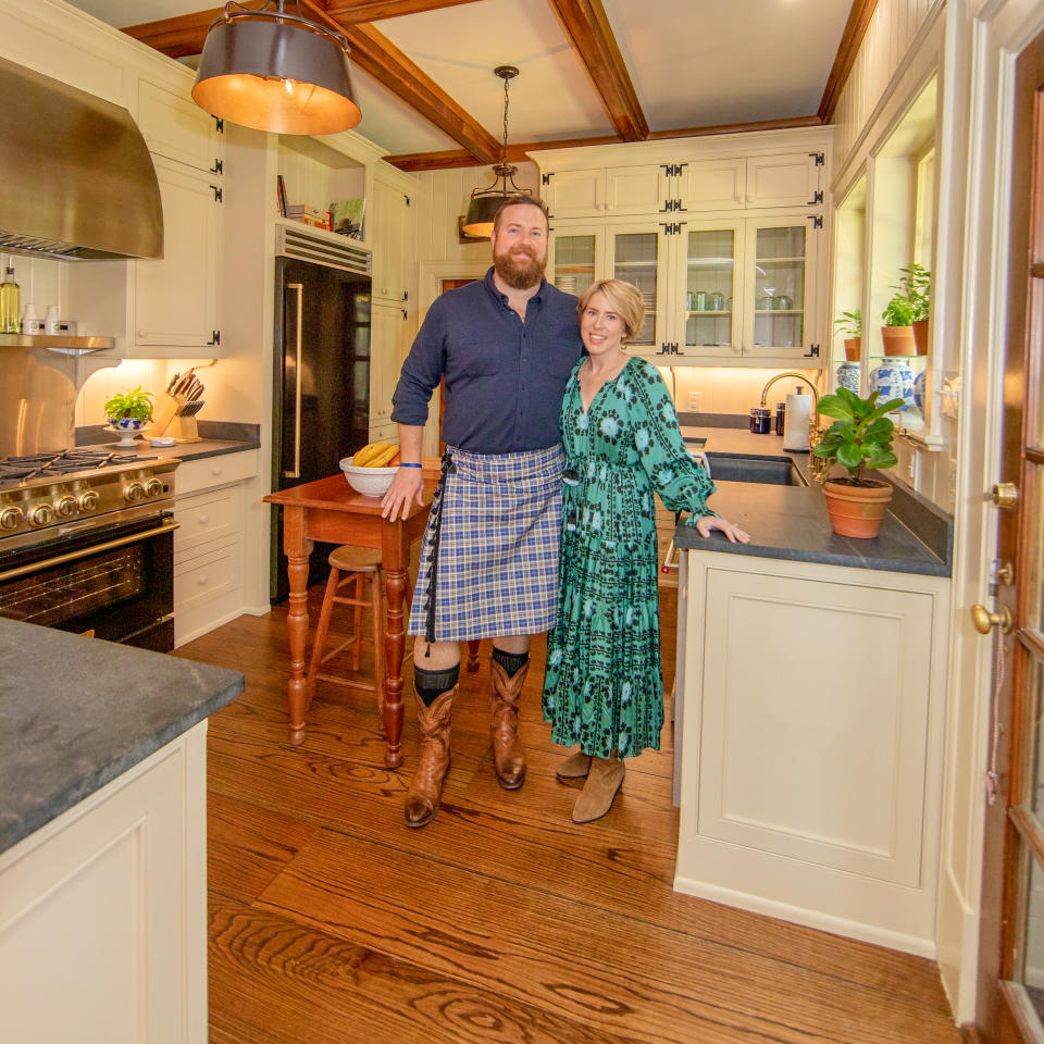 Ben and Erin Napier share the kitchen of their newly renovated country home. (HGTV)