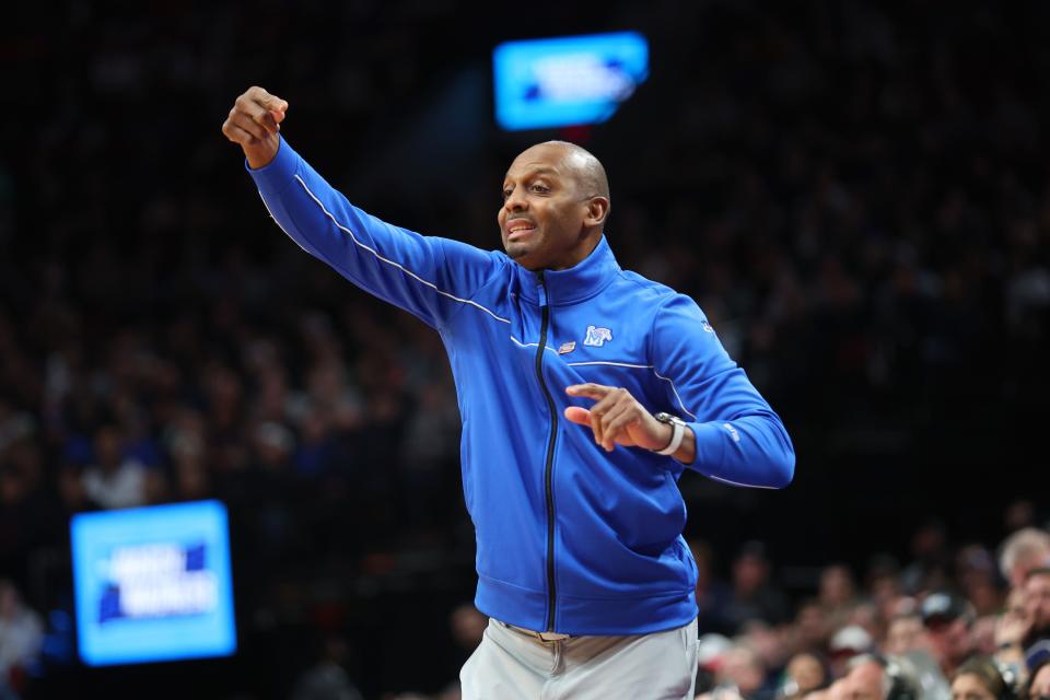 PORTLAND, OREGON - MARCH 19: Head coach Penny Hardaway of the Memphis Tigers calls a play during the first half against the Gonzaga Bulldogs in the second round of the 2022 NCAA Men's Basketball Tournament at Moda Center on March 19, 2022 in Portland, Oregon. (Photo by Abbie Parr/Getty Images)