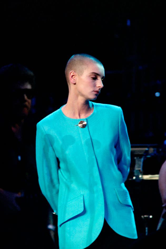 Sinead O'Connor performs during an all-star tribute to the music of Bob Dylan on October 16, 1992, at Madison Square Garden. (Photo: MARIA BASTONE via Getty Images)