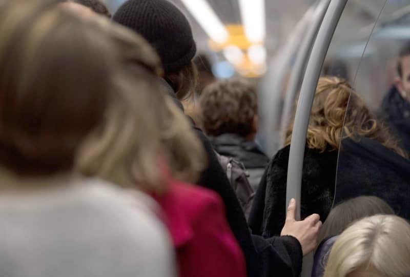 New research has proven just how much lower your risk of picking up an infection on public transport is when there is decent ventilation. Marijan Murat/dpa