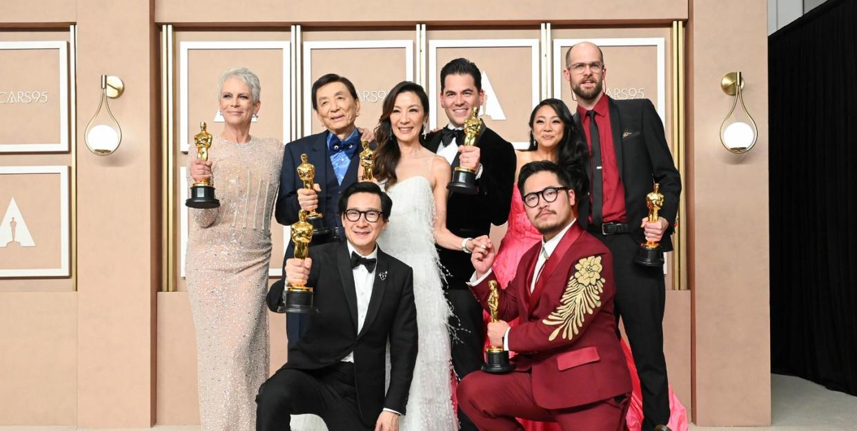 everything everywhere all at once cast and crew celebrate their oscars win