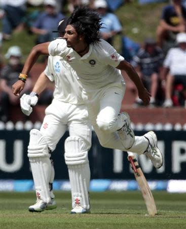Ishant Sharma bowls against New Zealand during day one of the second international test cricket match at the Basin Reserve in Wellington, February 14, 2014. REUTERS/Anthony Phelps