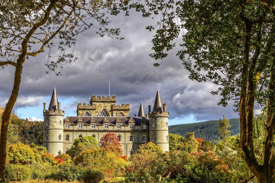 Photo of Inveraray Castle in the Scottish highlands, taken during autumn