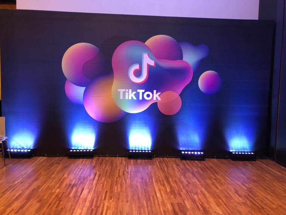 「TikTok」母公司字節跳動（ByteDance），原定將由微軟（Microsoft）全數買斷，但在最後一刻卻被甲骨文公司（Oracle）以「小幅入股」的方式成為Tiktok美國公司的股東之一，成功搶親。   圖：翻攝自TikTok臉書