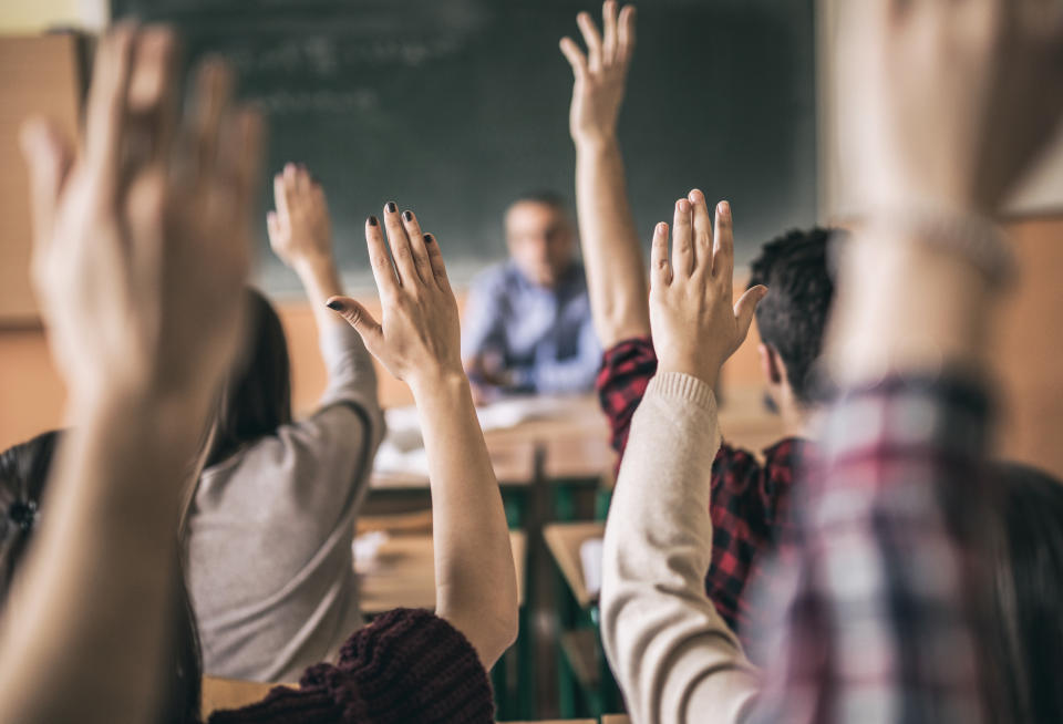 Les élèves de Première font une rentrée particulière : pour la première années, les filières classiques disparaissent. Une application de la réforme du baccalauréat qui n'est pas si facile à mettre en place. 