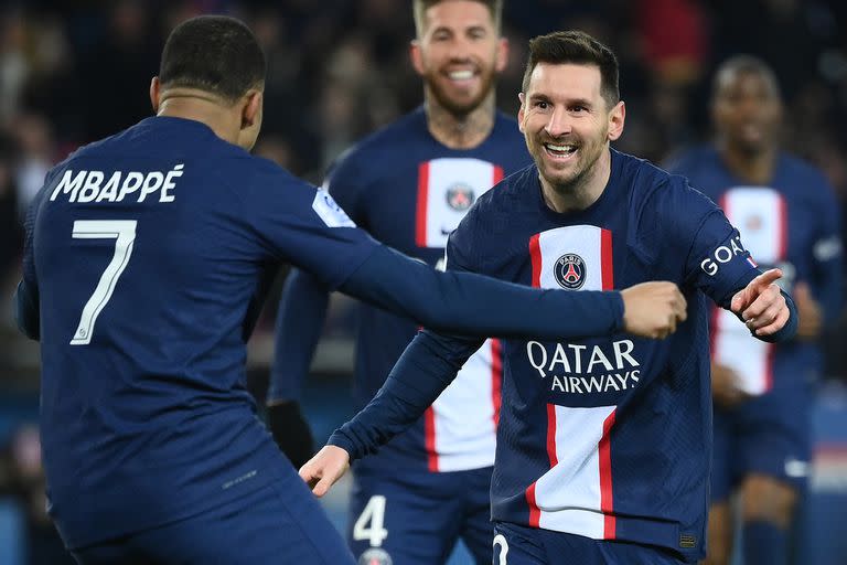 Sin Neymar, Lionel Messi y Kylian Mbappé son las principales armas ofensivas de PSG para dar vuelta la serie en Múnich