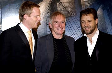 Paul Bettany , Peter Weir and Russell Crowe at the LA premiere of 20th Century Fox's Master and Commander: The Far Side of the World