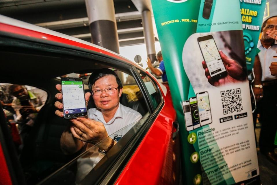 Penang Chief Minister Chow Kon Yeow officiates the launch of the Callme Cab app in George Town May 22, 2019. — Pictures by Sayuti Zainudin