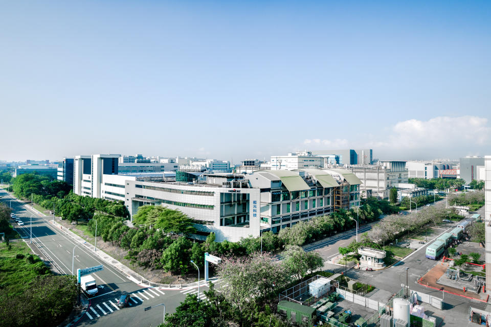 能元科技衝刺高階高鎳電池市場，南科一廠重建轉型，圖為能元科技一廠及二廠廠區。（圖／台泥提供）