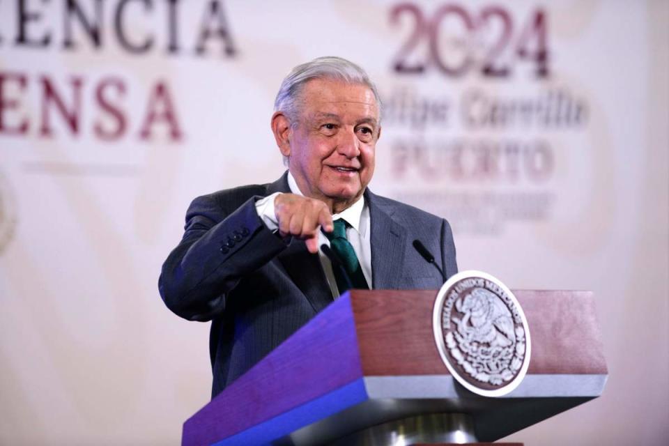 AMLO aseguró que los trabajadores siempre podrán reclamar su pensión. Foto: Cuartoscuro