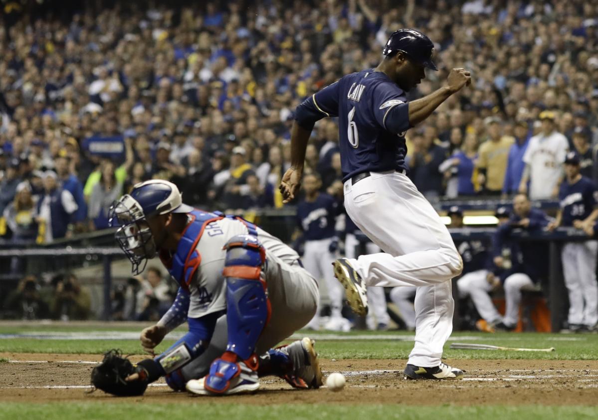 Yasmani Grandal returns to Dodger Stadium with Brewers