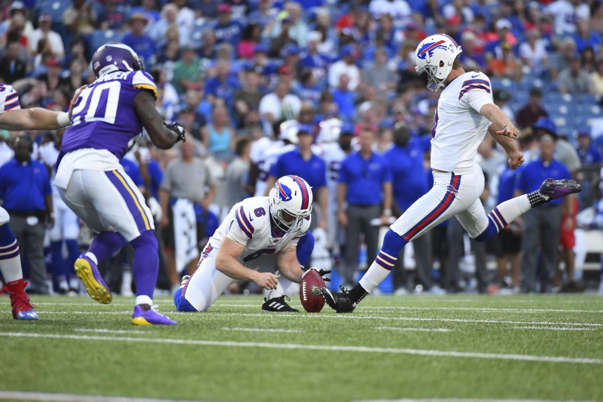 Buffalo Bills kicker Steven Hauschka nearly broke NFL Twitter on Sunday without even seeing a snap. (AP Photo)