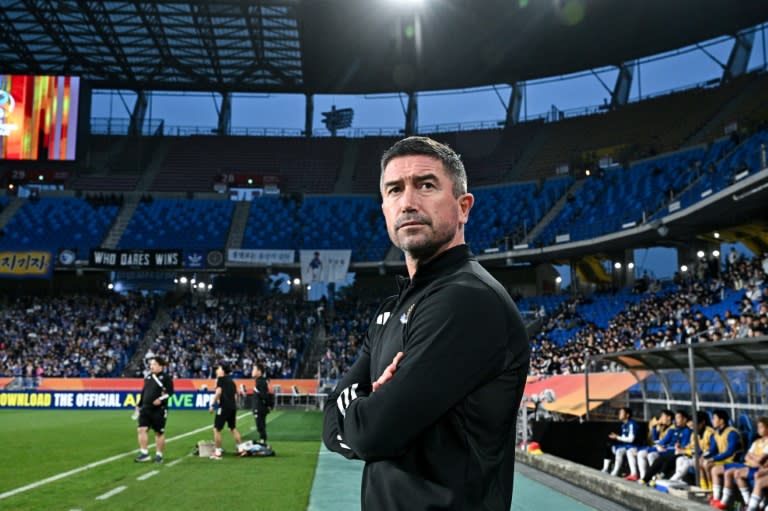 Harry Kewell has told his Yokohama side to be more clinical (Anthony WALLACE)