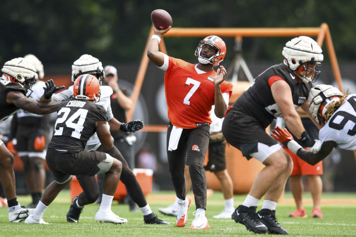 Cleveland Browns quarterback Jacoby Brissett throws a pass during the NFL football team's training camp, Monday, Aug. 1, 2022, in Berea, Ohio. (AP Photo/Nick Cammett)