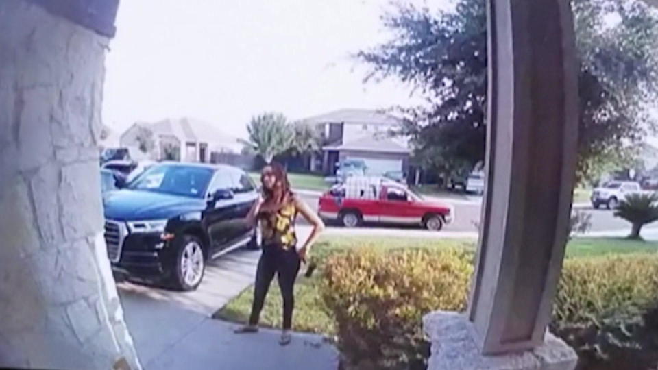 Doorbell camera video of Maria Muñoz outside Janet Arredondo's house. / Credit: Webb County District Attorney's Office