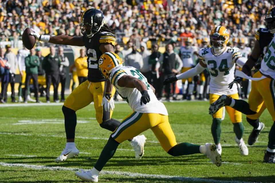 Pittsburgh Steelers' Najee Harris runs for a touchdown during the first half of an NFL football game against the Green Bay Packers Sunday, Nov. 12, 2023, in Pittsburgh. (AP Photo/Gene J Puskar)