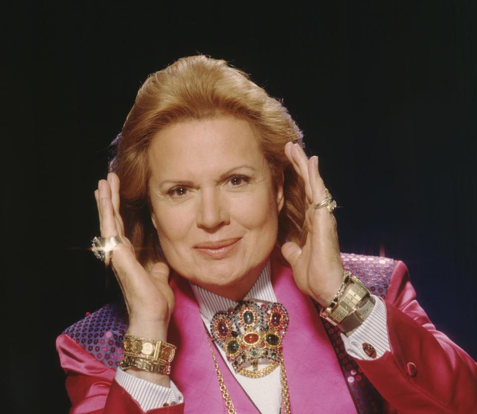 Psychic Walter Mercado poses for a portrait in 2001 in Los Angeles, California.