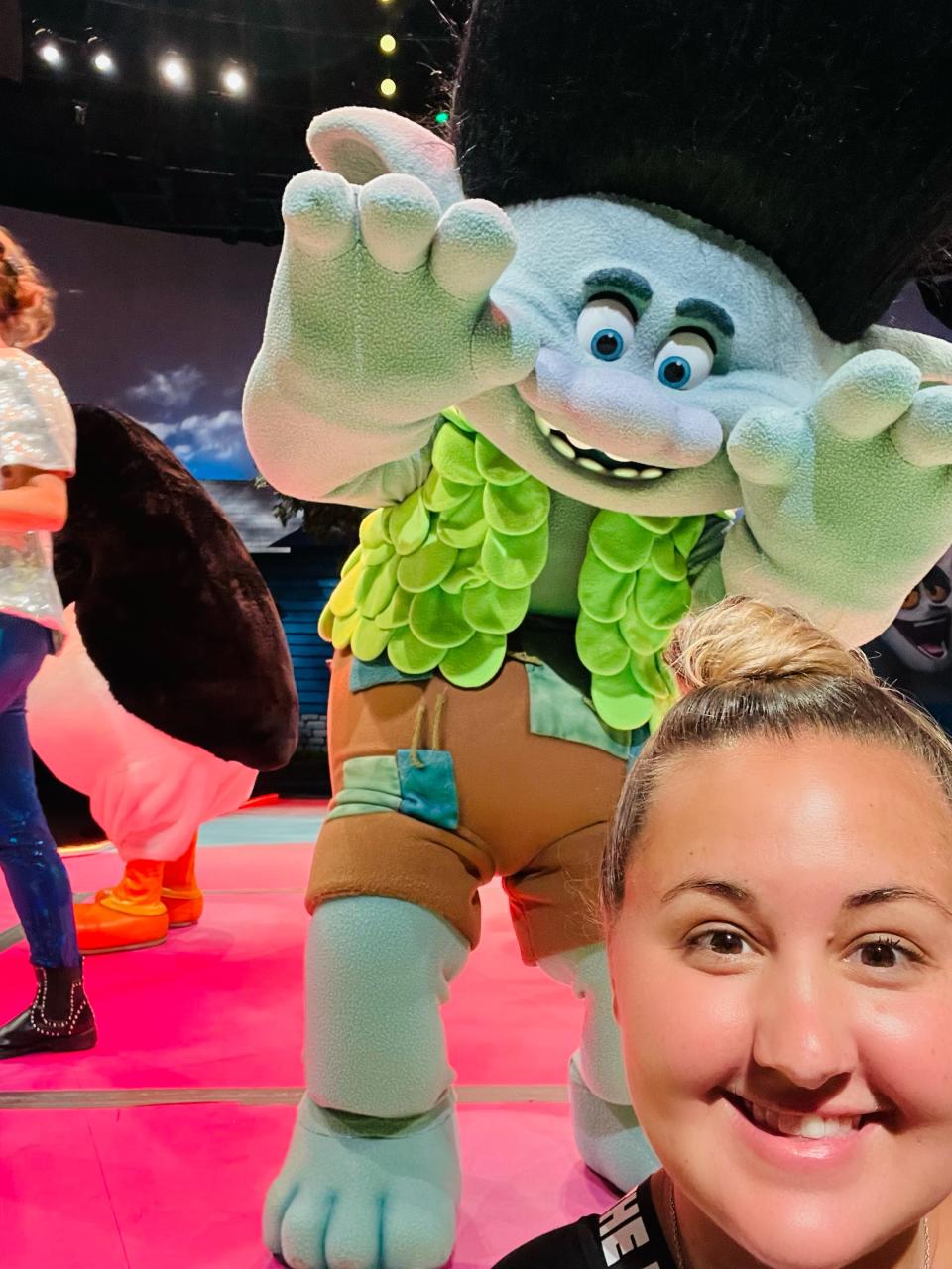 selfie with trollz character at universal orlando