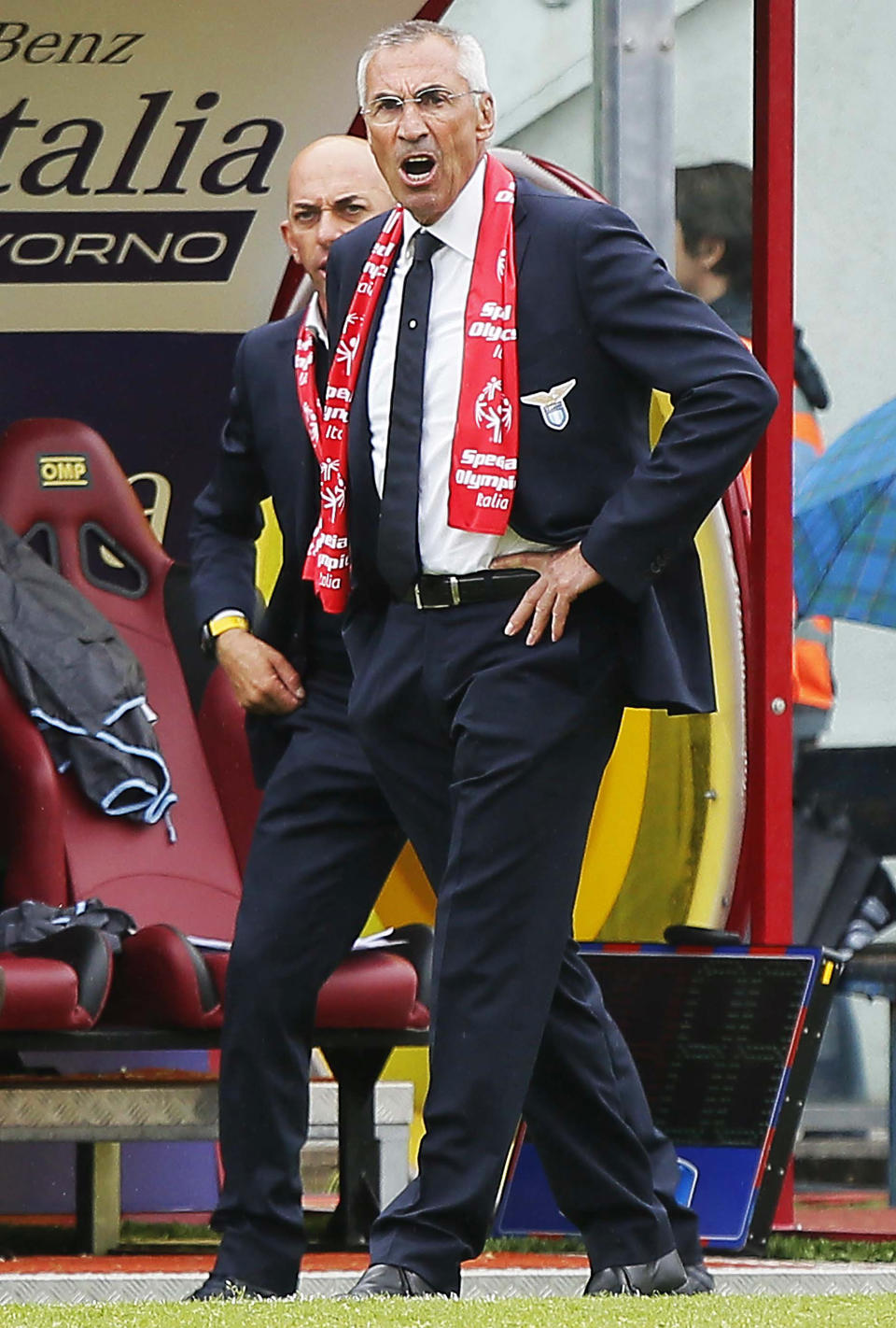 Lazio coach Edoardo Reja shouts to his players during a Serie A soccer match between Livorno and Lazio, in Leghorn, Italy, Sunday, April 27, 2014. (AP Photo/Francesco Speranza )