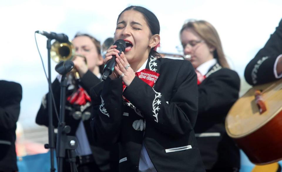 Ona Sánchez of Mariachi de León from Kerman High School performed ‘Si Nos Dejan’ during the March 25, 2023 High School Mariachi Festival at Ratcliffe Stadium.