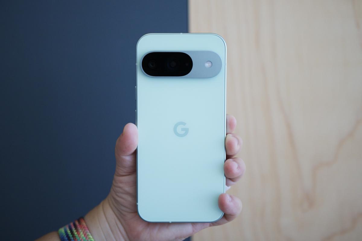 This Google app will make your Pixel look more like an iPhone