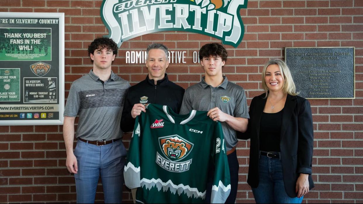 <div>Landon DuPont poses with an Everett Silvertips jersey alongside his brother, Nolan, father, Micki, and mother, Erin, as the 14-year-old defenseman was selected with the No. 1 overall pick in the 2024 WHL Prospects Draft on May 9, 2024. DuPont is just the 9th play in the CHL to be granted "Exceptional Status" to play as a 15-year-old.</div> <strong>(Chris Mast / Everett Silvertips)</strong>