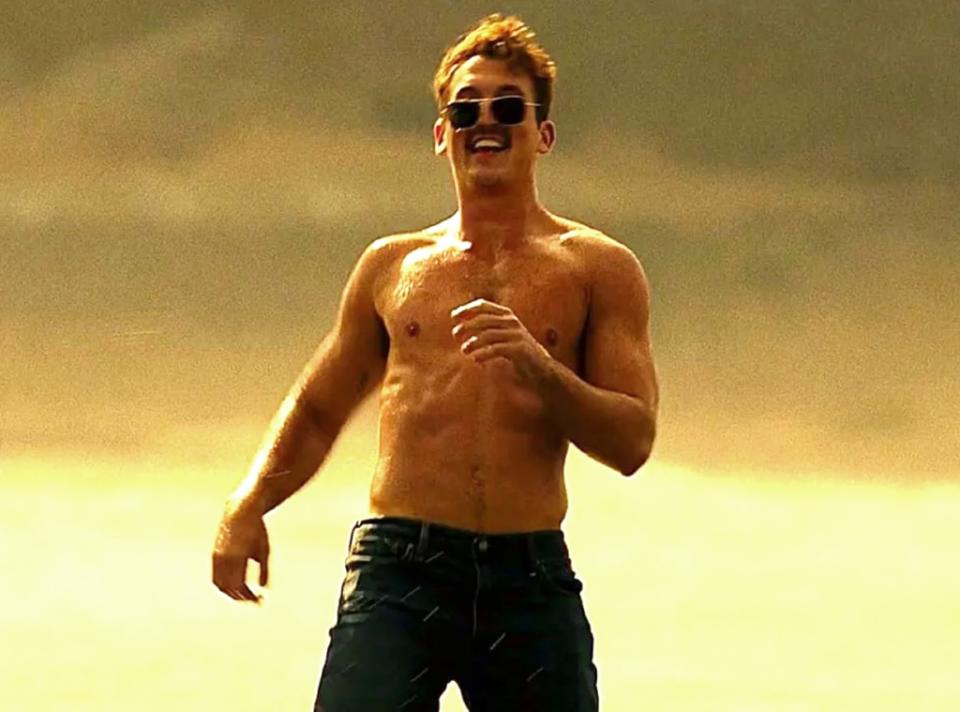 Miles Teller, Top Gun: Maverick, shirtless screengrab