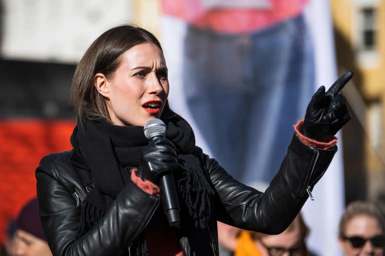 La primera ministra finlandesa, Sanna Marin, en un acto de campaña en Helsinki, el día previo a las elecciones. (Jonathan NACKSTRAND / AFP)