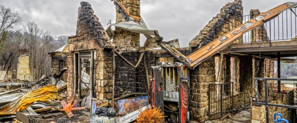 GATLINBURG, TENNESSEE/USA - DECEMBER 14, 2016: Only the shell of a motel office remains after being destroyed by a forest fire in Gatlinburg and the Smoky Mountains in late 2016.