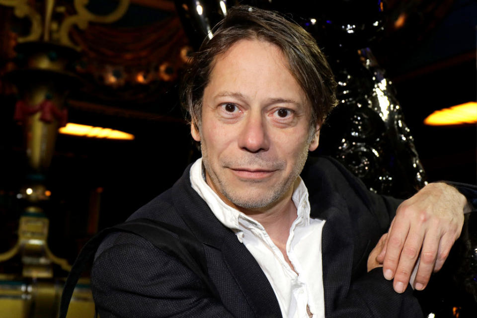 C'est en 2005 que la carrière internationale de Mathieu Amalric débute, avec la sortie de <em>Munich</em> réalisé par Steven Spielberg. Celui qui a longtemps été une figure du cinéma indépendant français va se mettre à tourner pour les plus grands cinéastes de la planète. Il jouera ensuite pour Sofia Coppola (<em>Marie-Antoinette</em>), Marc Forster (<em>Quantum of Solace</em>), Luc Besson (<em>Les Aventures extraordinaires d'Adèle Blanc-Sec</em>), David Cronenberg (<em>Cosmopolis</em>), Wes Anderson (<em>The Grand Budapest Hotel</em>), ou encore Roman Polanski (<em>J'accuse</em>). Autant de metteurs en scène séduits par la "gueule" du Français qui devient alors un acteur international.