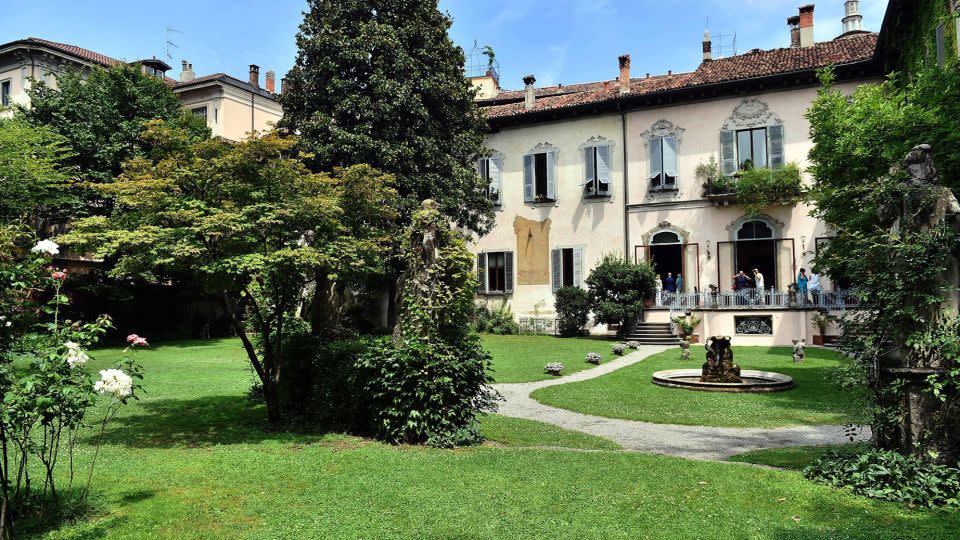 The Casa degli Atellani has been bought by billionaire Bernard Arnault. - Independent Photo Agency/Alamy Stock Photo