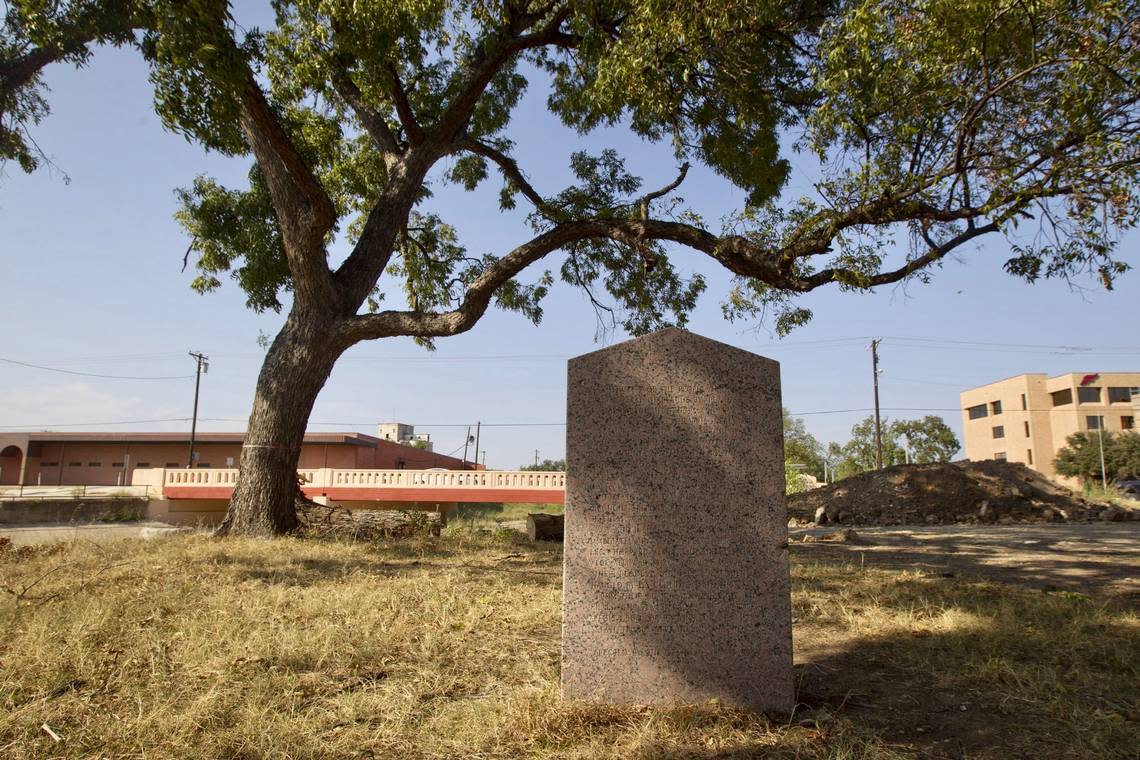 A monument to the Great Hanging in Gainesville has been built near the site of the hanging at a park