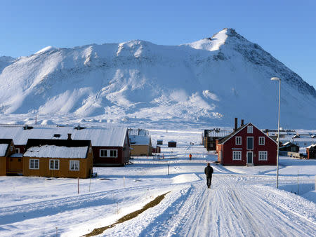 FILE PHOTO: A general view of the NY-Aalesund on the Svalbard archipelago, Norway September 18, 2018. REUTERS/Gwladys Fouche/File Photo