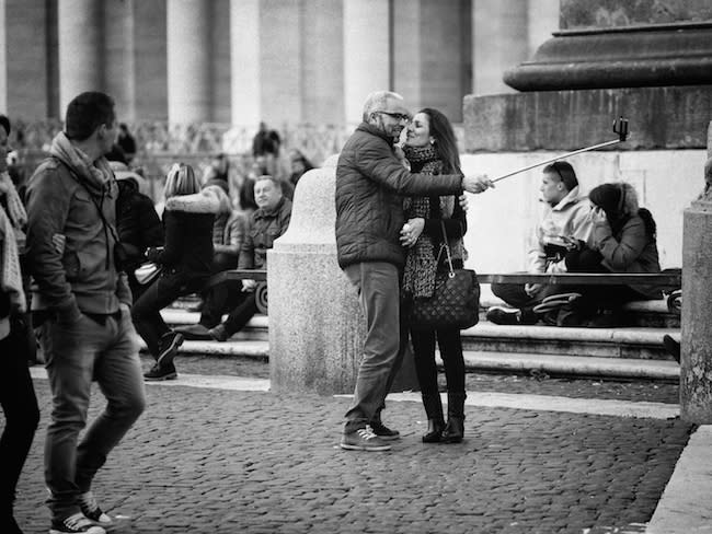 A couple taking a selfie in Rome, Italy (Photo: Andreas Schalk via flickr)