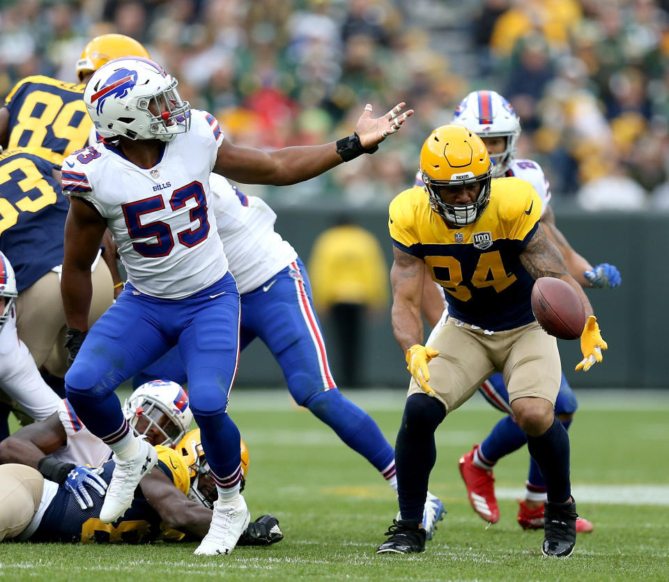 <p>Lance Kendricks #84 of the Green Bay Packers recovers a fumble during the fourth quarter of a game against the Buffalo Bills at Lambeau Field on September 30, 2018 in Green Bay, Wisconsin. (Photo by Dylan Buell/Getty Images) </p>