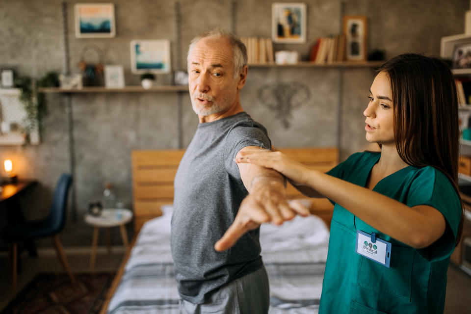 Cuanto mayores somos, más somos conscientes de la importancia de cuidar la salud cuanto antes para estar bien en la vejez. (Getty Creative)