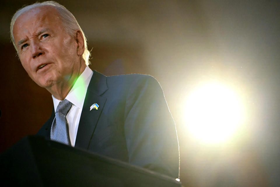 TOPSHOT - Presiden AS Joe Biden berbicara saat menjadi tuan rumah resepsi di Metropolitan Museum of Art di sela-sela Sidang Majelis Umum Perserikatan Bangsa-Bangsa ke-79 di New York pada 25 September 2024. (Foto oleh ANDREW CAALLERO-REYNOLDS / AFP) (Foto oleh ANDREW CAALLERO-REYNOLDS/AFP melalui Getty Images)