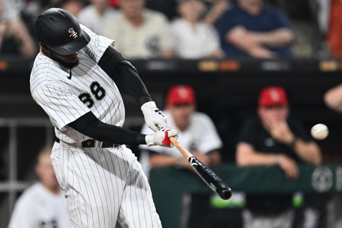 Luis Robert Jr. demolished that baseball!