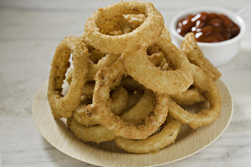 plate of onion rings