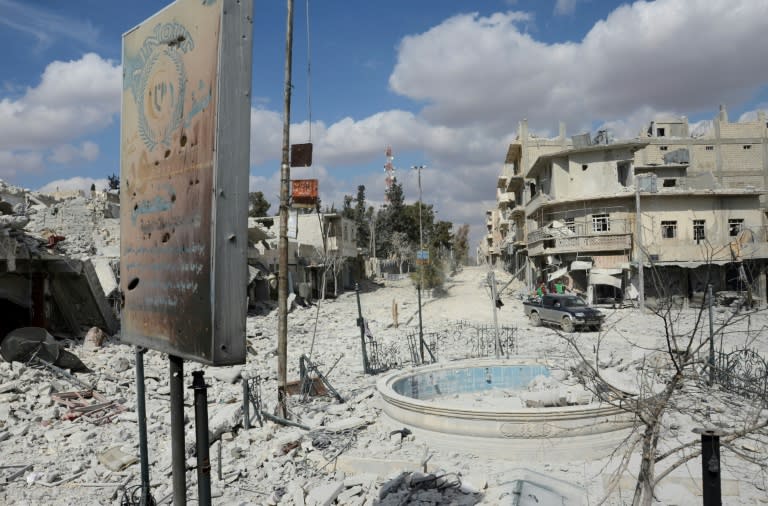 A general views shows a severely damaged street in the northwestern border town of al-Bab on February 24, 2017 after Turkish-backed rebels announced the capture of the town from the Islamic State (IS) group a day earlier