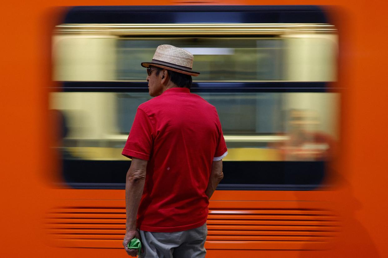 Los suicidios en el metro de Ciudad de México son todavía un problema invisibilizado por el miedo a que se produzca un efecto llamada: (Photo by:  Jeffrey Greenberg/Universal Images Group via Getty Images)