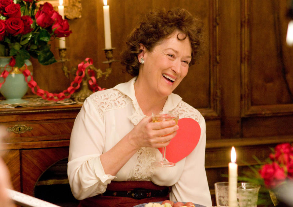 2010 – Film: “Julie & Julia”, Oscar-Nominierung: Beste Hauptdarstellerin. Meryl Streep spielte in dem Streifen die Julia Child, deren Karriere als Star-Köchin in dem Film aufgearbeitet wird. Die charismatische Darstellung der Hauptrolle brachte ihr eine Oscar-Nominierung ein. (Bild-Copyright: Columbia/Scott Rudin Productions/REX/Shutterstock)