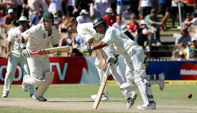 Cricket – Ashes Tour – Second 3-mobile Test – Day 5 – Australia v England – Adelaide Oval