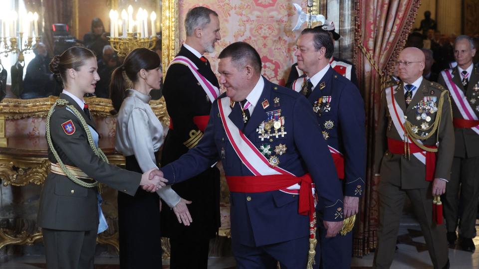 Princess Leonor shaking hands with high-ranking military officers during the 'Pascua Militar' military ceremony 