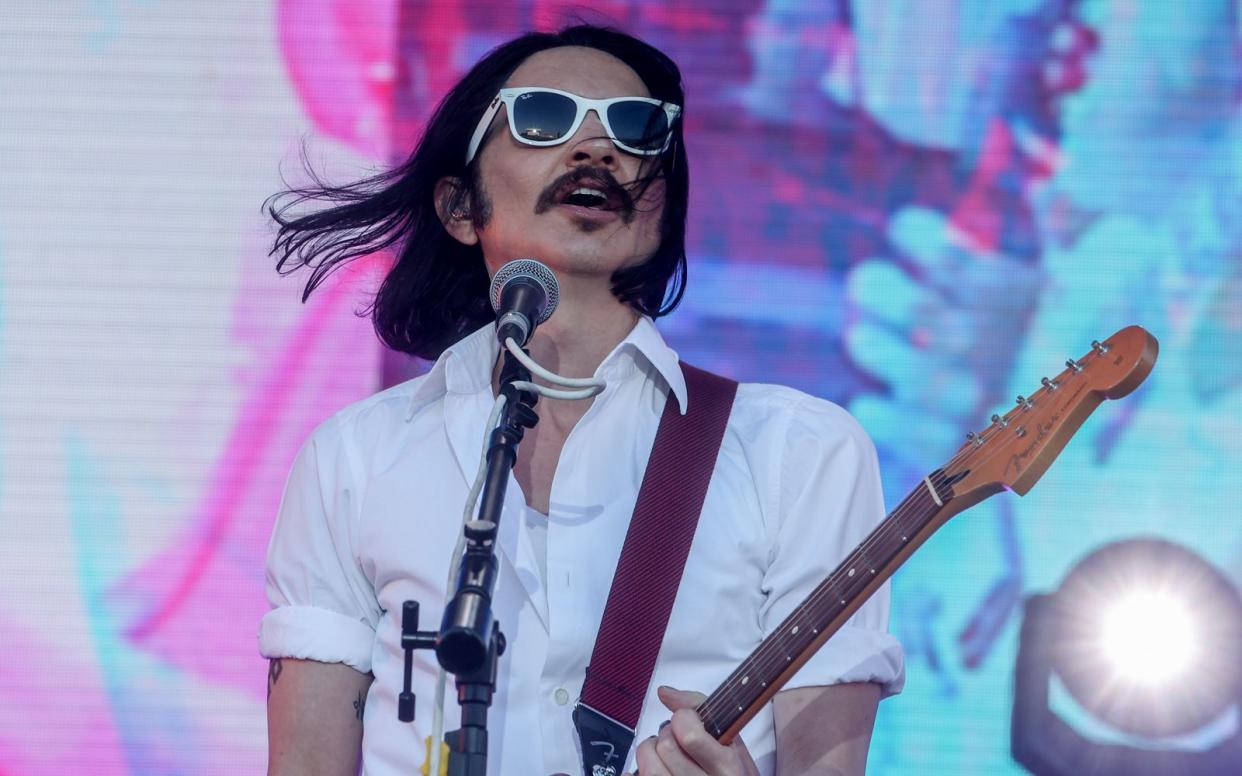 Gegen Placebo-Frontmann Brian Molko sollen Ermittlungen eingeleitet worden sein, nachdem dieser die italienische Regierungschefin Giorgia Meloni als "Rassistin" bezeichnet hat. (Bild: 2022 Getty Images/Europa Press News/RIcardo Rubio)