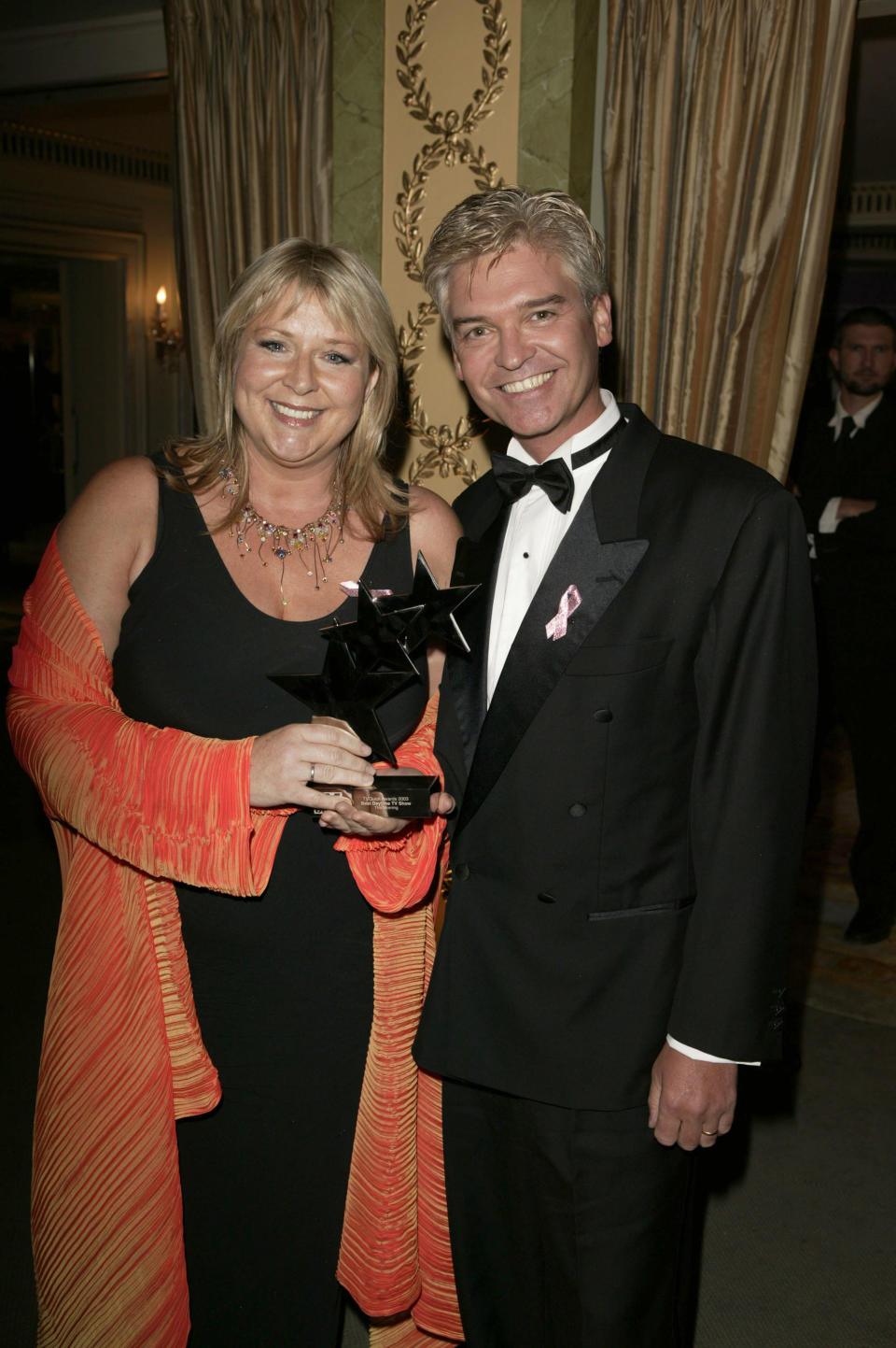 Phillip Schofield and Fern Britton with award for 
